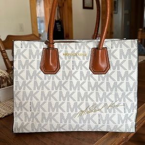 Michael Kors purse